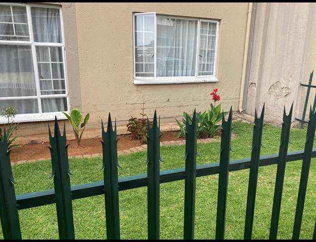 2 BEDROOM SECTIONAL TITLE FOR SALE IN RAVENSWOOD